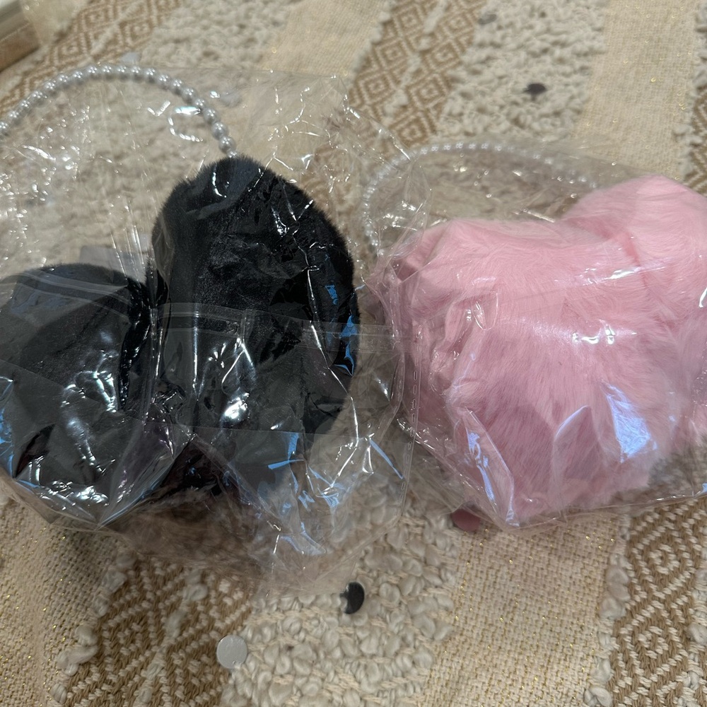 Ear muffs with pearl headband detail